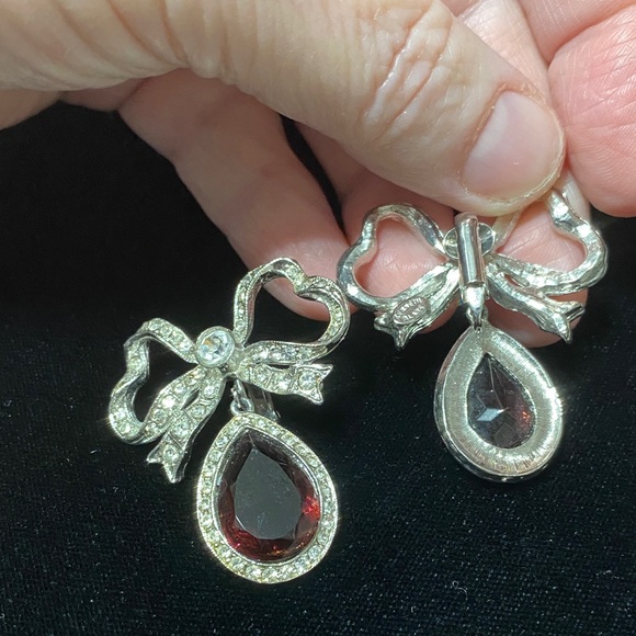 Elegant vintage Kenneth Lane Silver garnet clear CZ Bow tear drop clip Earrings - Picture 12 of 16